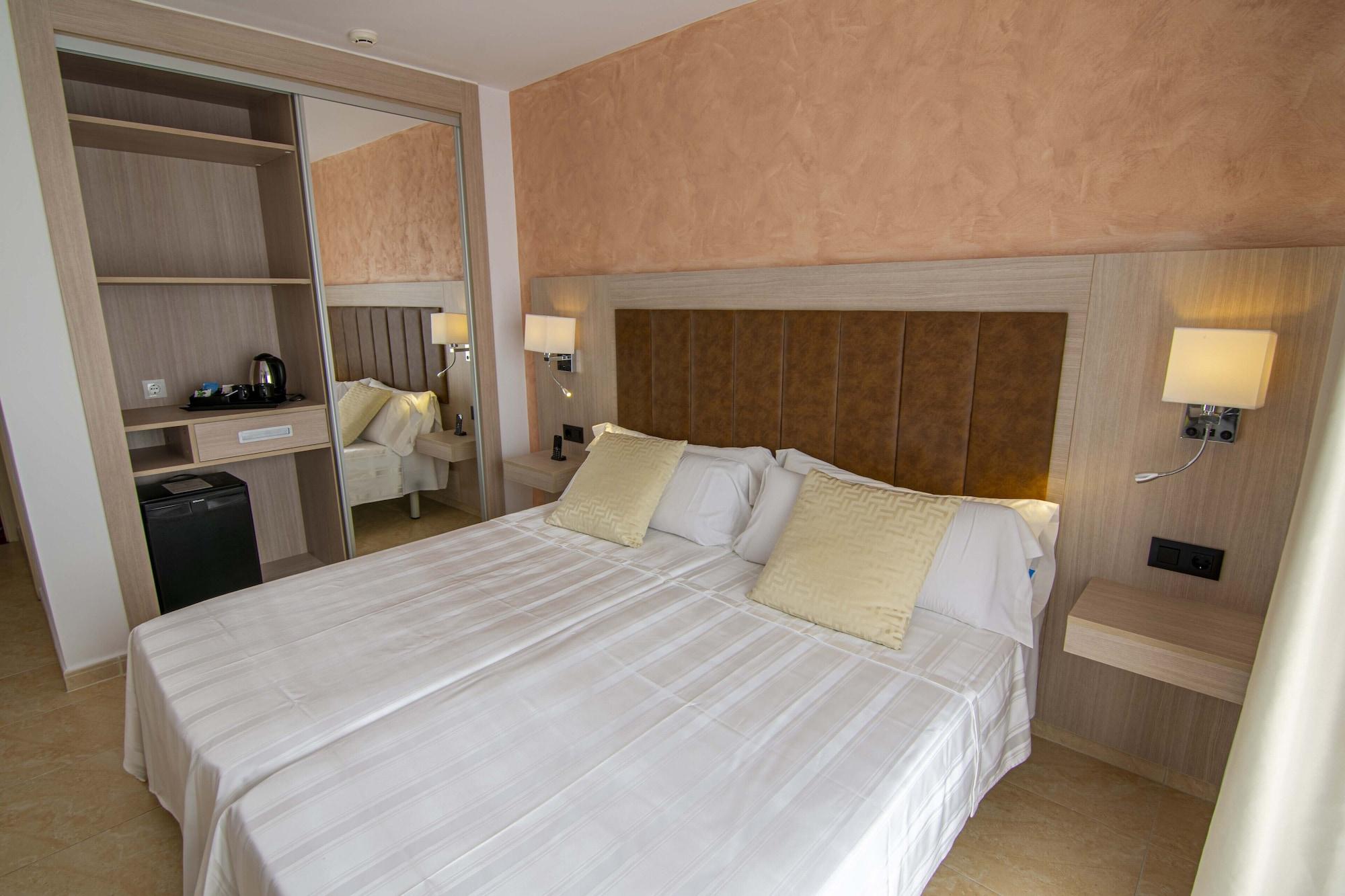 Hotel Sa Barrera - Adults Only Cala En Porter  Екстериор снимка
